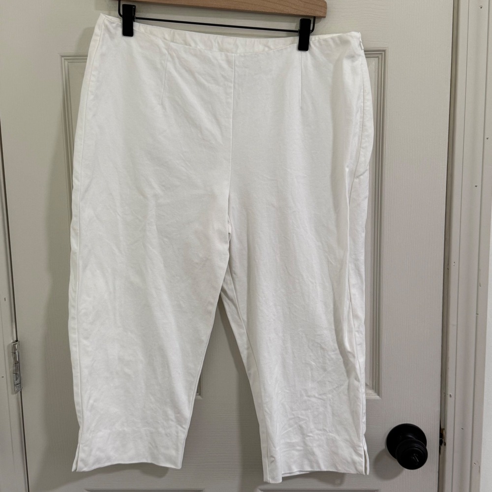 Chicos Capri Pants Womens 2 White Cotton Coastal Minimalist Summer Classic